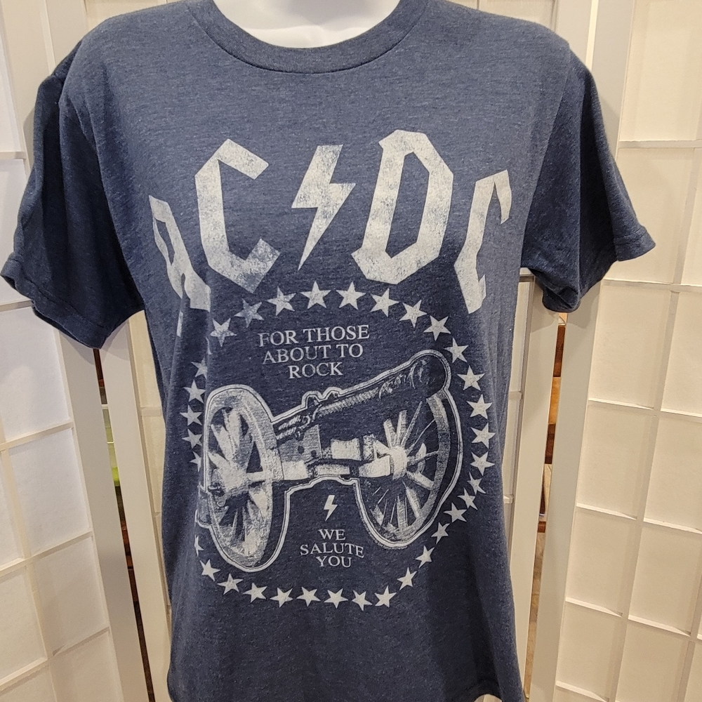 🍂EUC~ AC/DC SHIRT - Picture 2 of 3